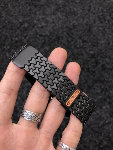 卡客风暴 三角标钢带适用苹果iwatch手表表带s11金属10磁吸ultra3