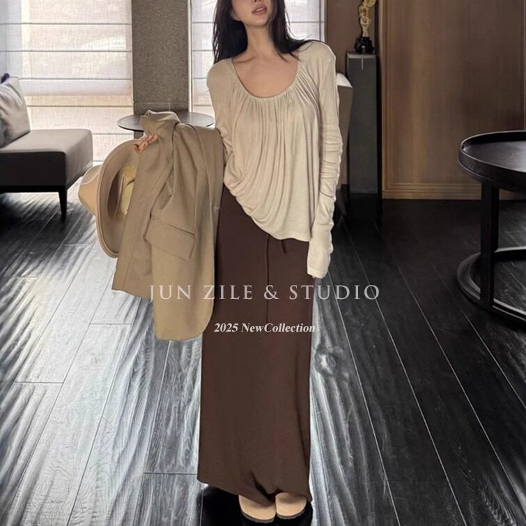 女士衣服套装秋装韩系慵懒风设计感U领长袖T恤上衣包臀长裙