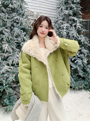 果绿色仿皮毛一体羊羔毛外套女冬2025新款短款巨好看的加厚绒棉服