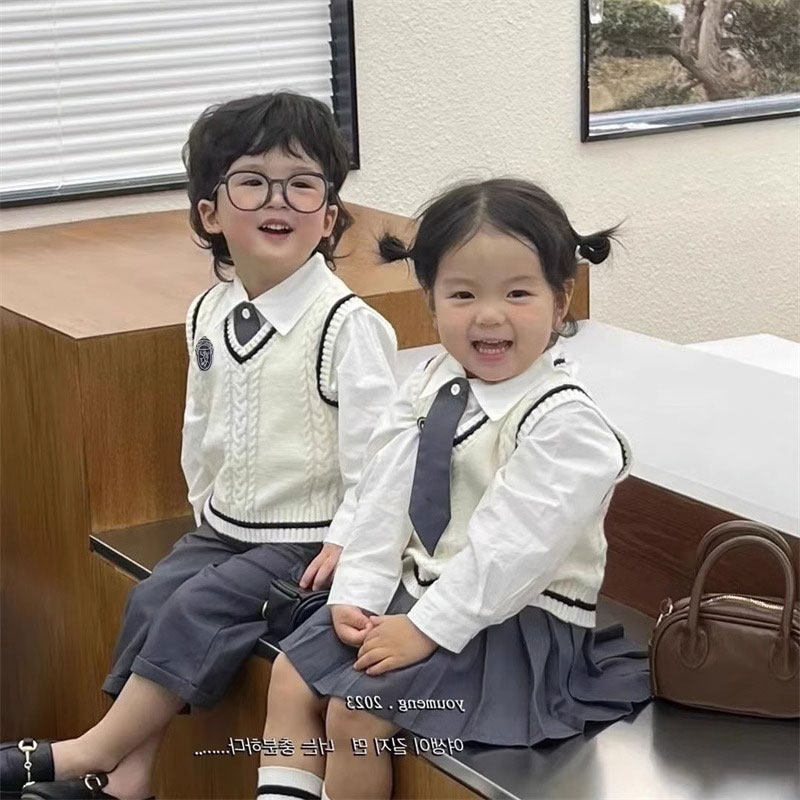 儿童学院风三件套2024秋季新款兄妹装女童毛衣背心衬衫百褶裙套装