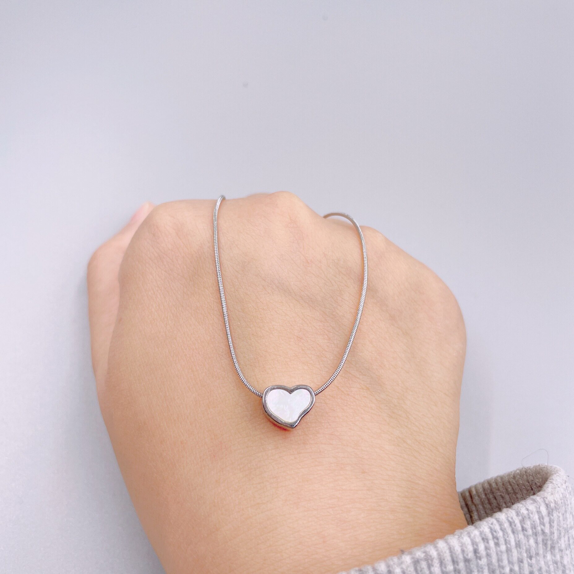 爱心形状项链女吊坠镀银脖子首饰品法国时尚浪漫锁骨链简约学生