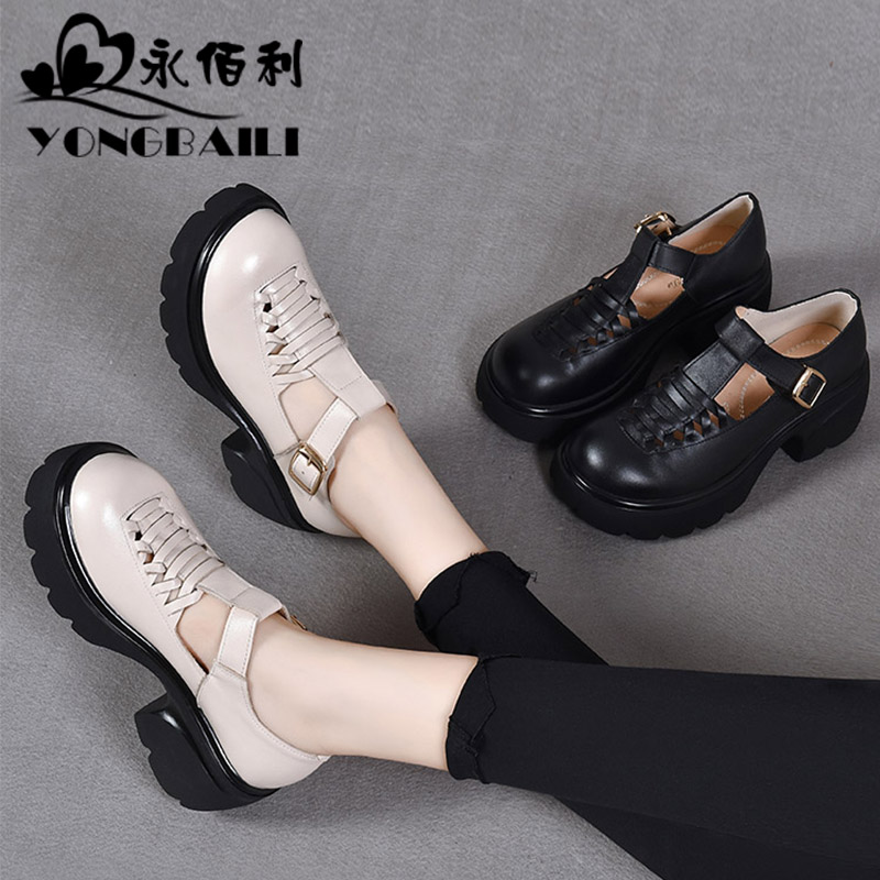 时尚英伦粗跟高跟休闲皮鞋