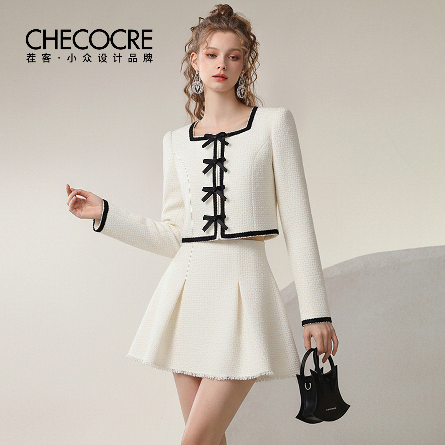 茬客方领蝴蝶结上衣A字裙