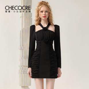 茬客优雅设计感连衣裙秋季 立体花朵包臀裙挂脖领小黑裙 新款