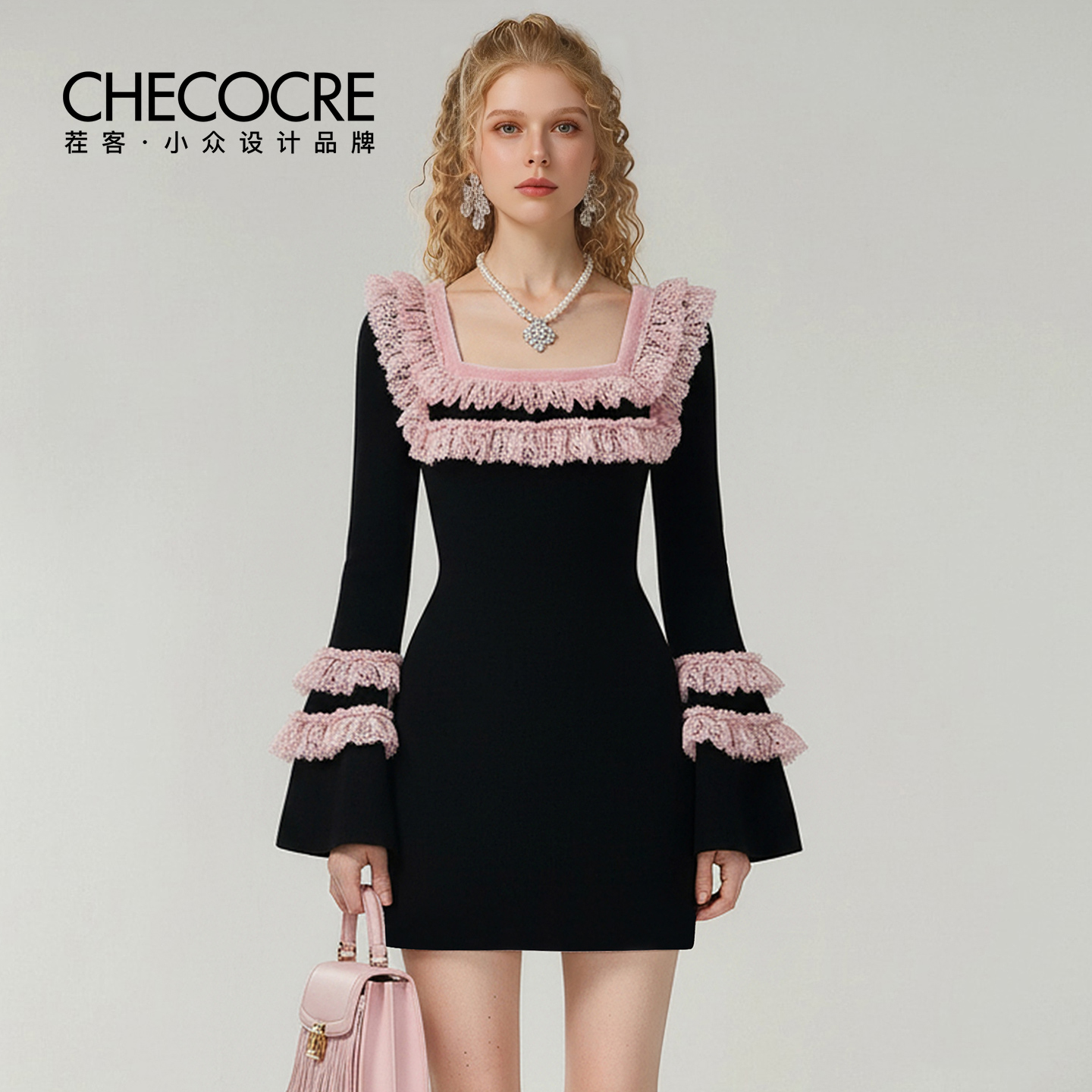 茬客方领撞色喇叭袖荷叶边短裙