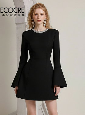 茬客【赫本序章】法式简约风连衣裙25秋新款圆领钻饰喇叭袖小黑裙