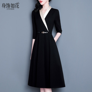 春秋气质小黑裙2026新款淑女中长款A字裙七分袖西装领黑色连衣裙