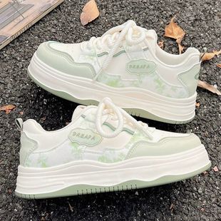 热卖今年流行的小白鞋女学生百搭小众透气板鞋子ins潮运动休闲