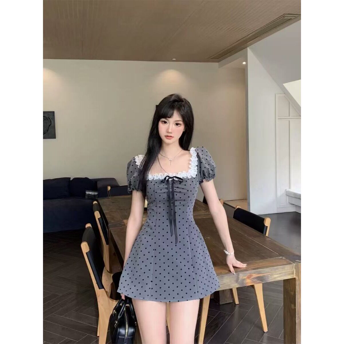 越韩小鱼系文女主灰色波点植绒小A摆收腰连衣短裙子