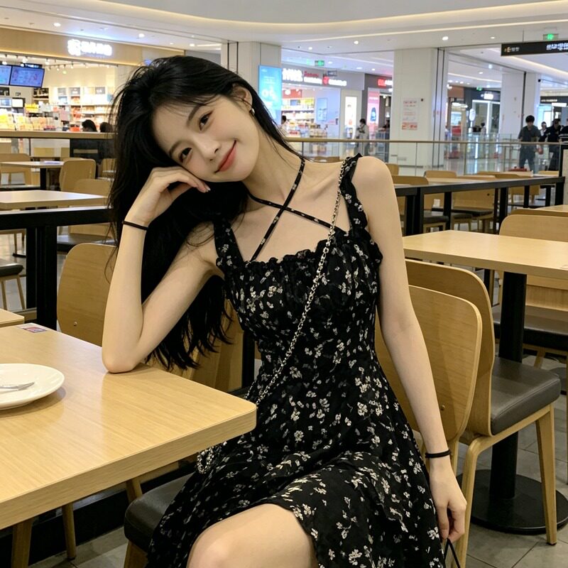 时尚辣妹风不规则吊带碎花连衣裙夏季气质收腰前短后长蛋糕裙女潮