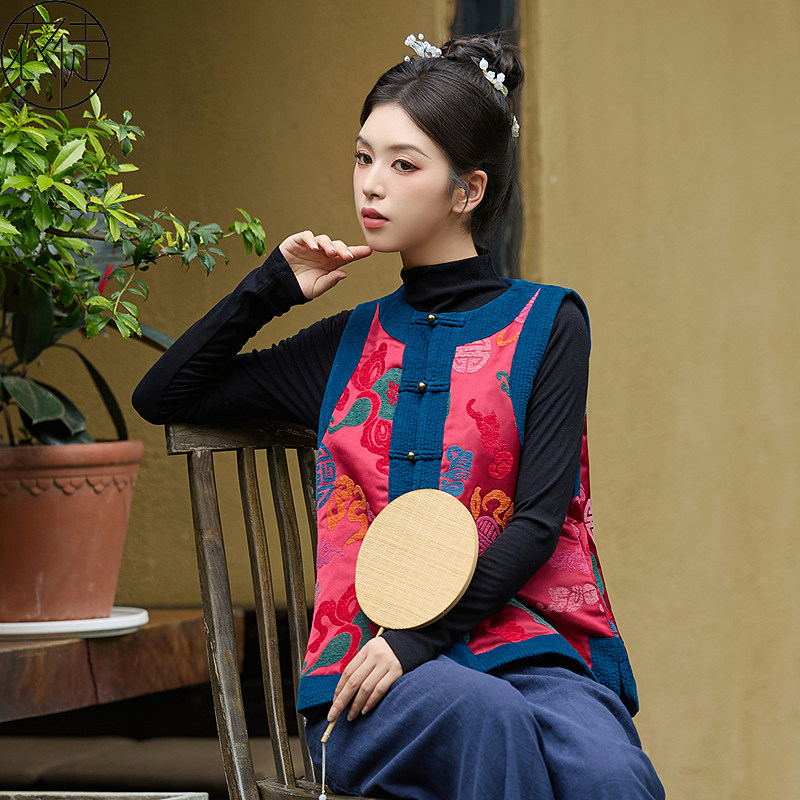 刺绣新中式马甲女外穿冬季保暖背心2025新款唐装女中国风高端棉袄