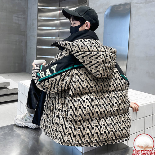 百威羊常规加厚男童时髦羽绒服