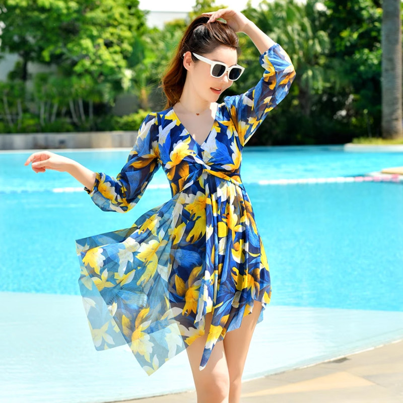 2026年新款泳衣女款性感遮肚显瘦保守大码长袖高级感温泉连体泳装