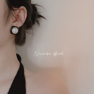 November 赫本的耳环 气质复古黑白珐琅滴釉耳钉 法式小香风耳饰