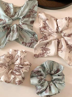 复古绿色花纹缎面方巾大肠发圈女高级感慵懒风头绳超大方形发饰