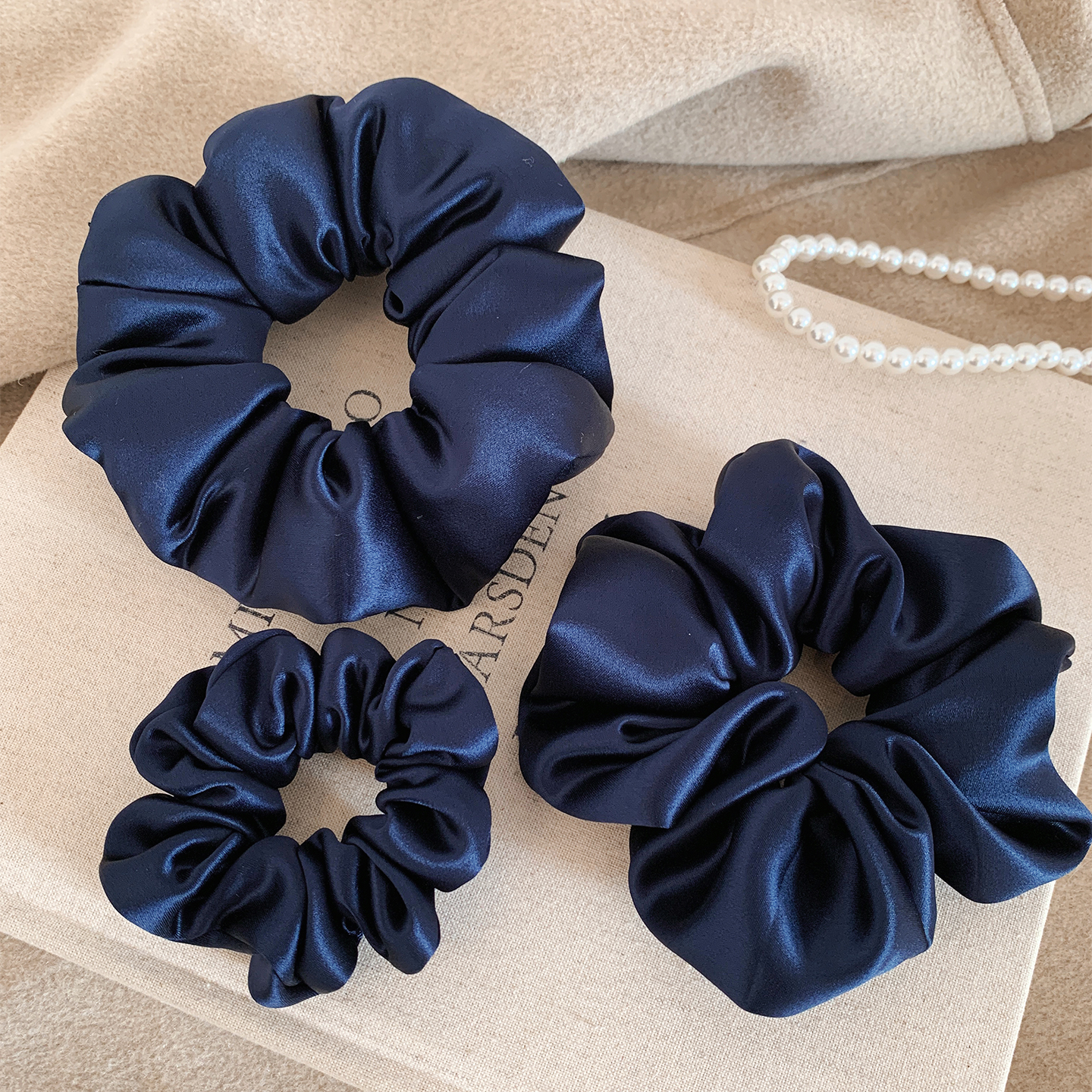 法式藏青色缎面大肠发圈女高级感