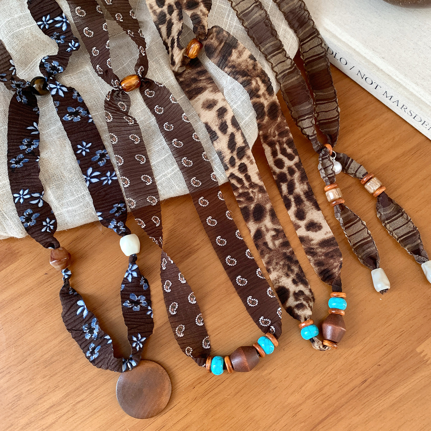 复古碎花串珠抽拉丝巾项链女高级感毛衣链小众设计气质百搭配饰,服饰配件/皮带/帽子/围巾,围巾/丝巾/披肩,淘宝优惠券,粉丝福利购,淘宝优惠卷