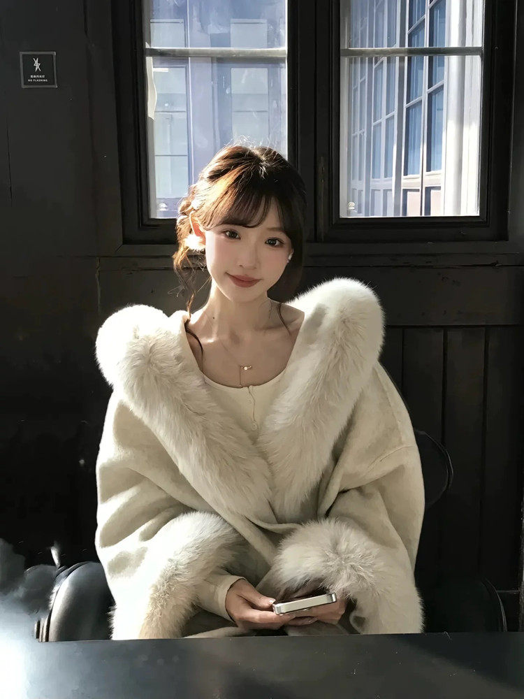 Faux Fur Collar Wool Coat with Fox Trim Cuffs - Taobao product photo 3