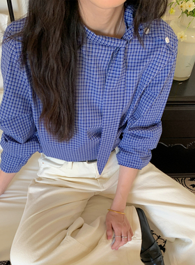 一匠设计感飘带领口蓝色格子衬衣女2026春季新款百搭通勤长袖上衣
