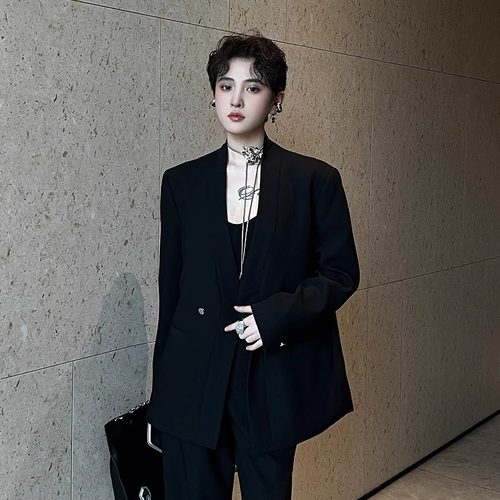设计感简约显瘦无领西服