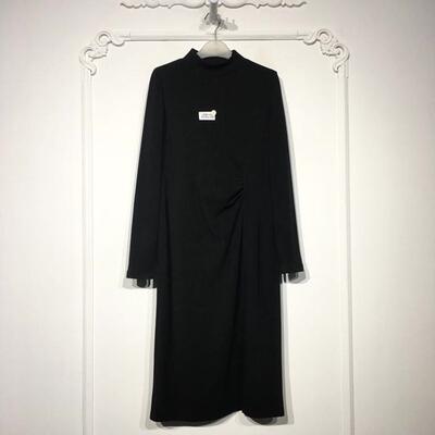 沫H系列 8245S300 时尚连衣裙品牌女装折扣颦