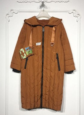 潮系列 8282S124 时尚羽绒服品牌女装折扣颦