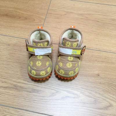 PF10556时尚童鞋品牌折扣