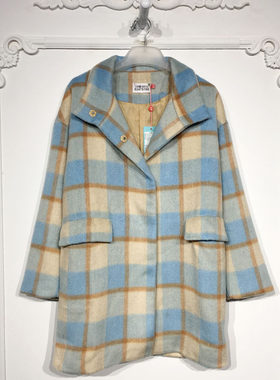 UGC系列 8247S168 时尚毛呢外套品牌女装折扣颦