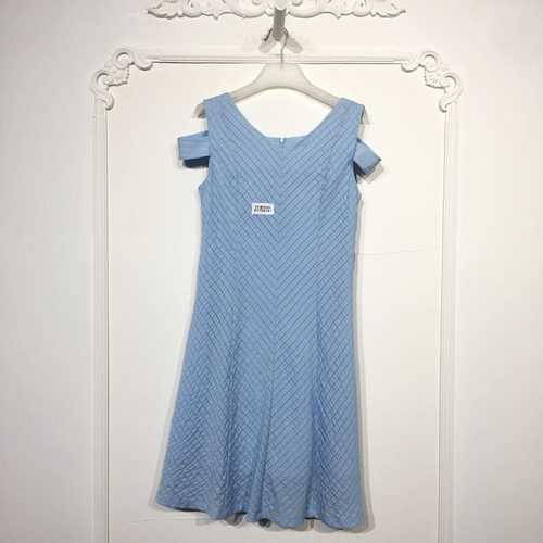潮系列 8175S181 时尚连衣裙品牌女装折扣颦