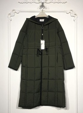 潮系列 8278S227 时尚羽绒服品牌女装折扣颦