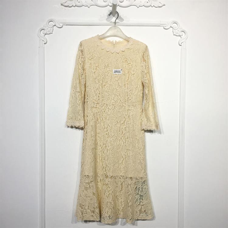 卡LBS系列 8057S252 时尚连衣裙品牌女装折扣颦