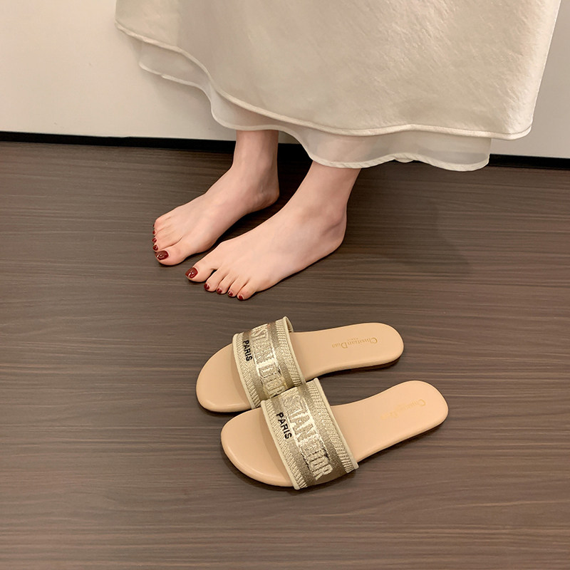 小香风配裙子平底拖鞋女夏外穿时尚2026新款夏季气质外出沙滩凉拖