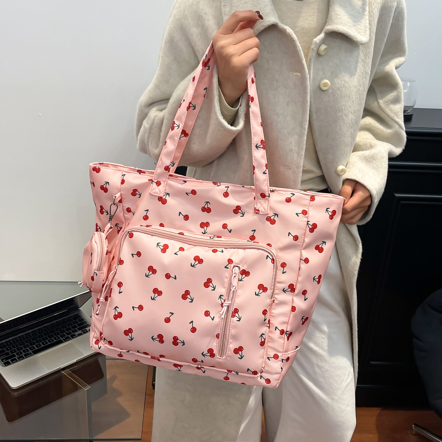 高颜值洋气樱桃碎花托特包新款大容量通勤单肩手提斜挎包旅行外出