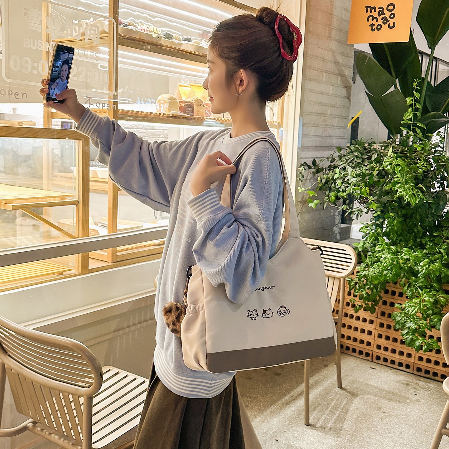 大容量ins简约休闲托特包女新款大学生上课通勤单肩包百搭斜挎包