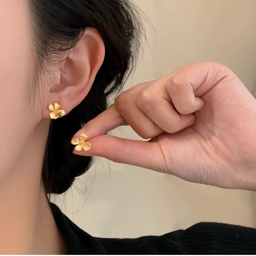 11月上新//轻巧花瓣硅胶无痛耳夹无耳洞不亮金色复古小款百搭淑女
