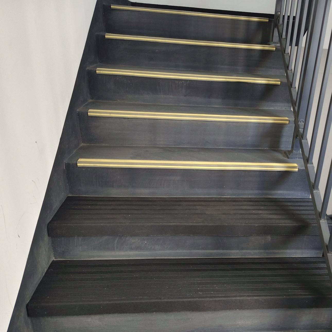 pc预制楼梯防护垫建筑专用橡胶垫楼梯台阶踏板防滑垫橡胶垫护角