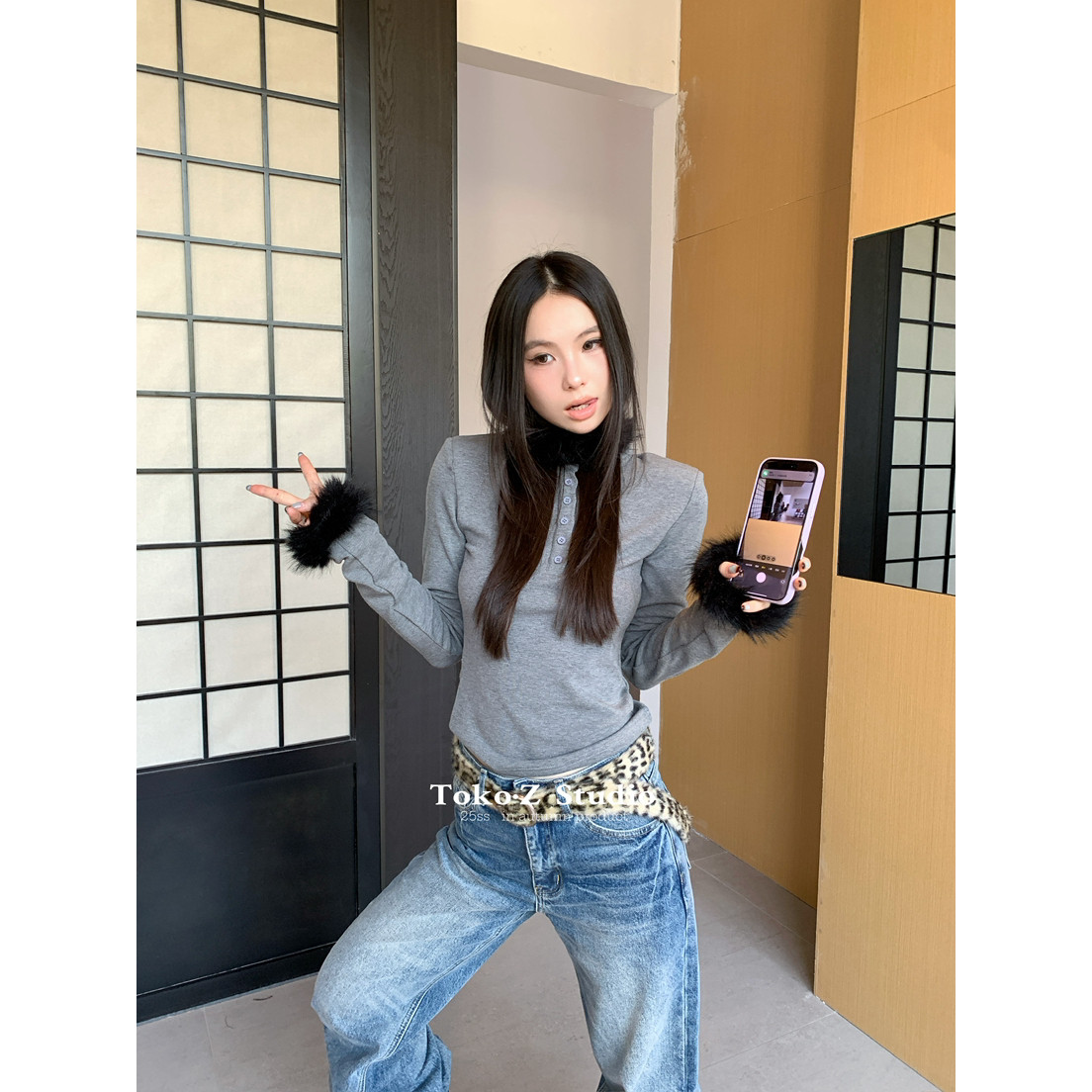 半纽扣毛毛袖口圆领加绒长袖T恤