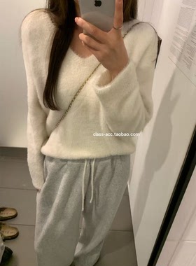 class韩国直邮010517 Riette 韩代2026款  糯叽叽V领毛衣