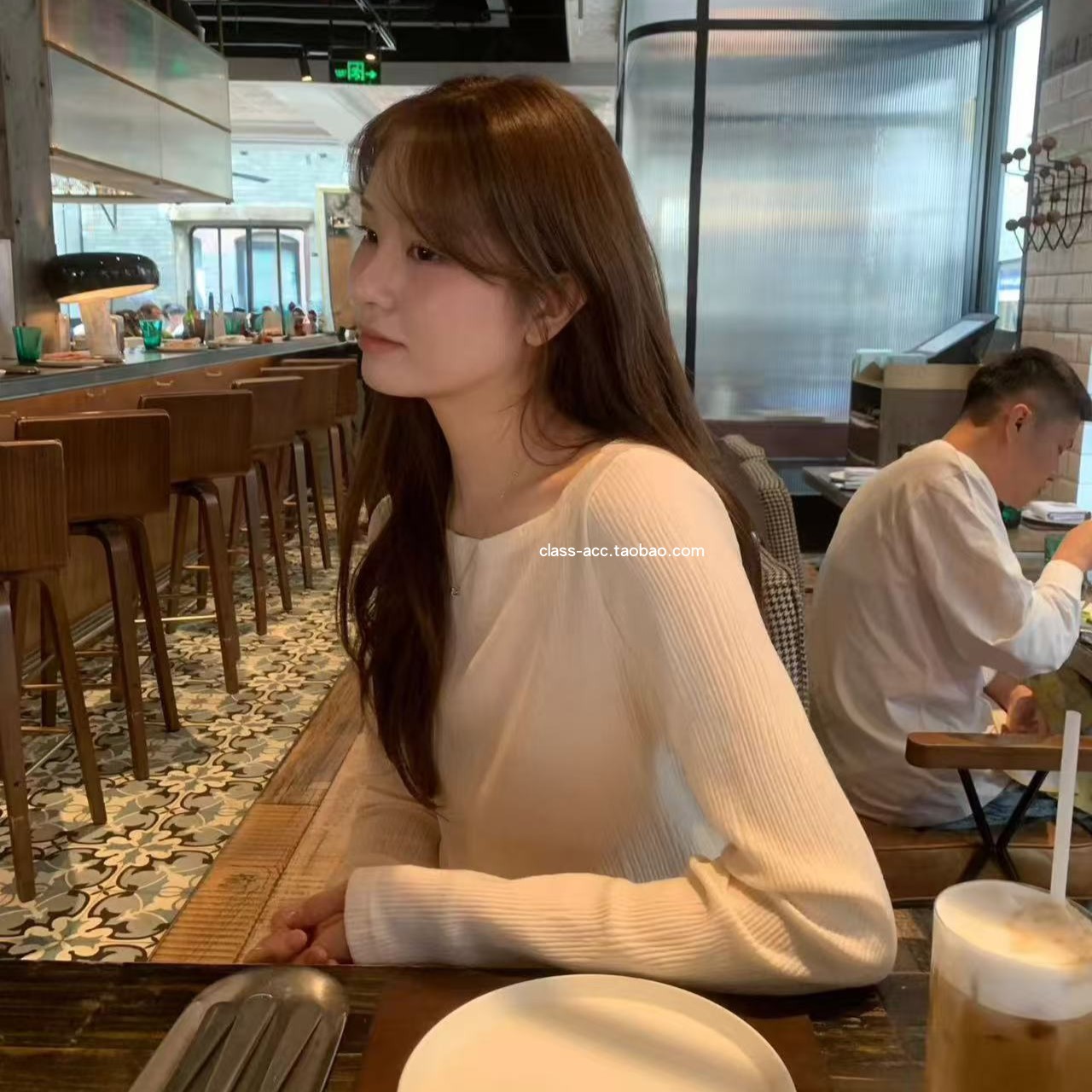 class韩国直邮111016 OUNCE 韩代2025款  自带肌理感鱼嘴领长袖T