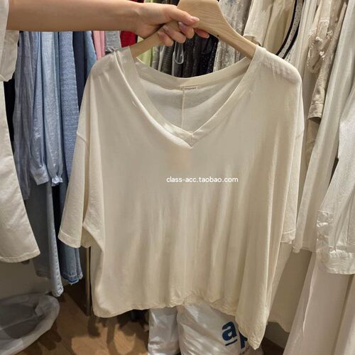 class韩国直邮070722 VERGAMOT 韩代2026款  宽松V领短袖T