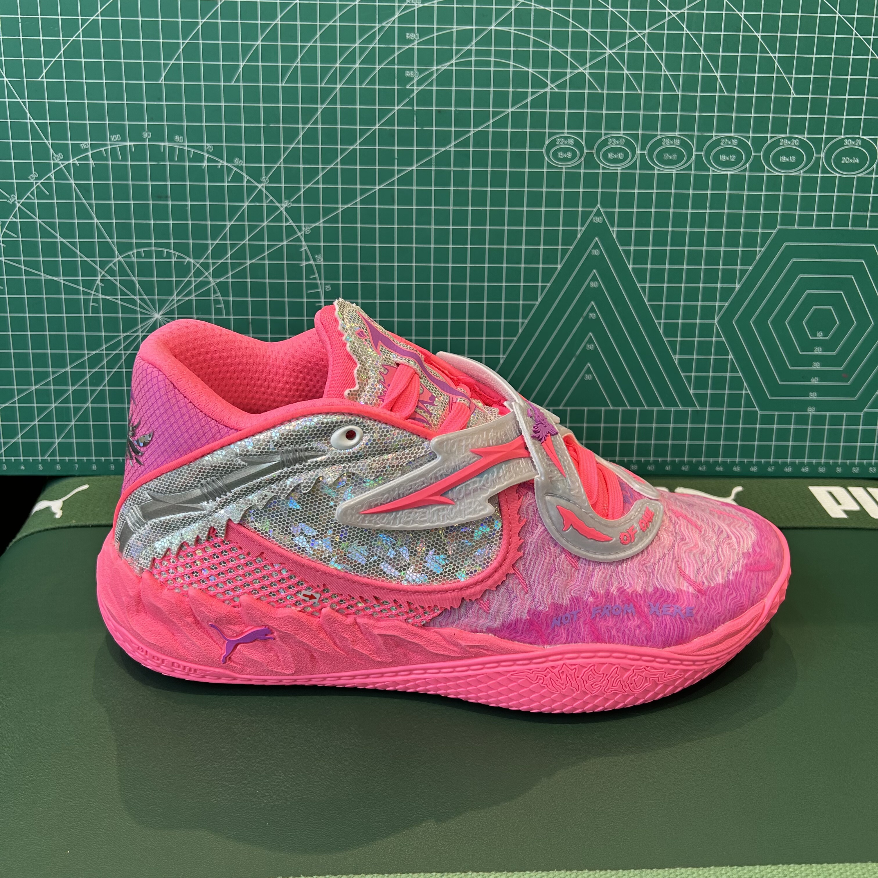 PUMA彪马MB.05 World Tour 拉梅洛·鲍尔5代电光粉篮球鞋312129