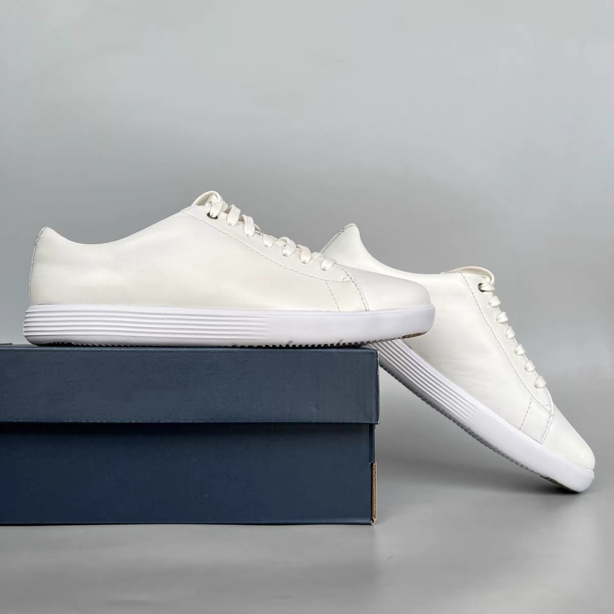 36 37 38 38.5 39码 轻便舒适零重力平底系带休闲女鞋经典小白鞋