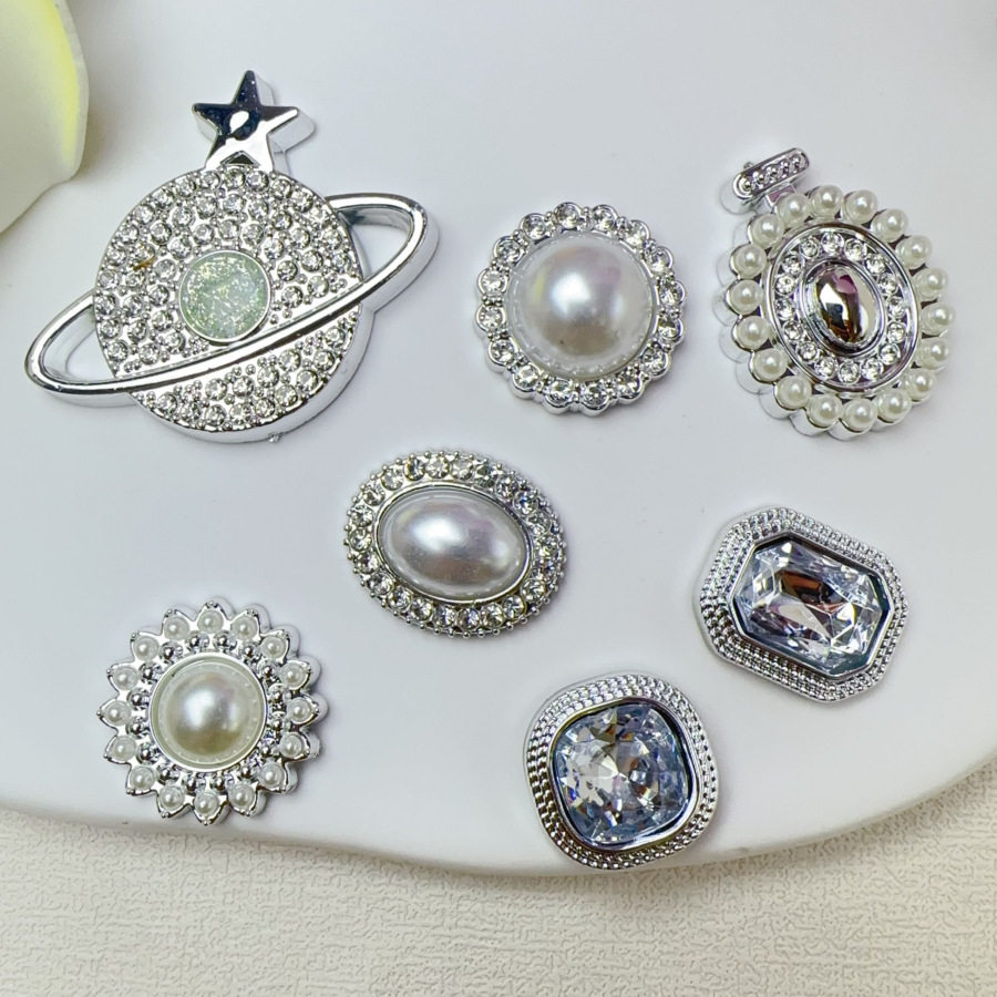 新款塑料镶钻星球diy饰品配件星星月亮水钻手机壳洞洞鞋装饰材料