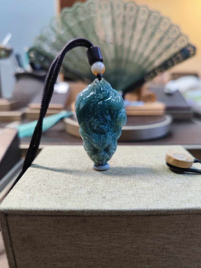 大唐玉匠手工原创精选冰糯种危地马拉蓝水翡翠随型龙牌随型挂件