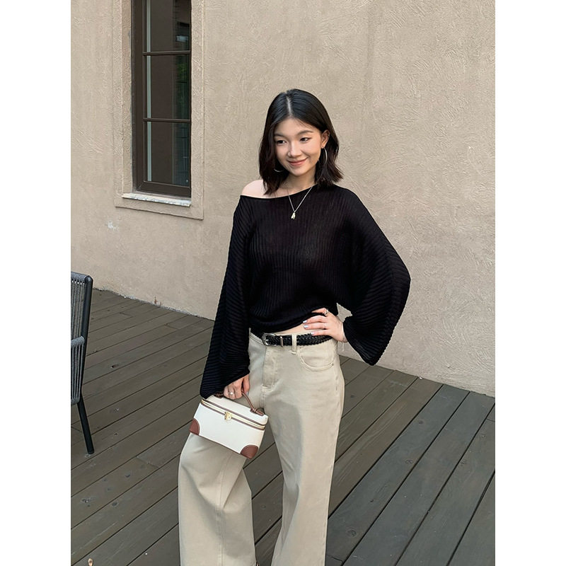 慵懒一字肩针织上衣女早秋宽松蝙蝠袖薄款露肩气质打底衫送女友