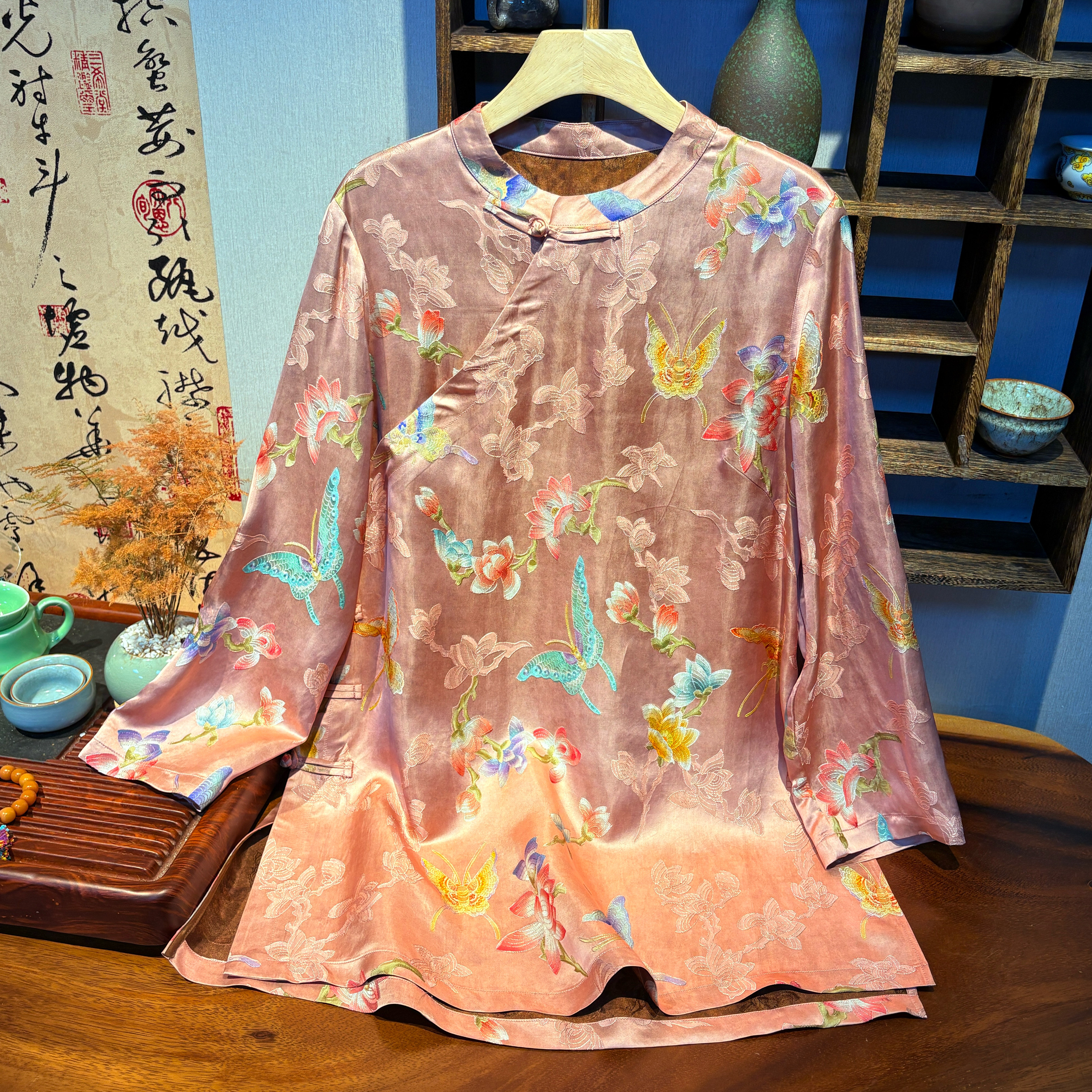 2026春季新款国风手工盘扣宽松提花旗袍女新中式提花蝴蝶复古上衣