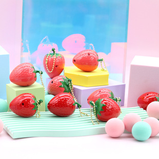 潮流草莓造型高颜值可爱带钥匙扣仿真礼物送闺蜜同学打火机煤油
