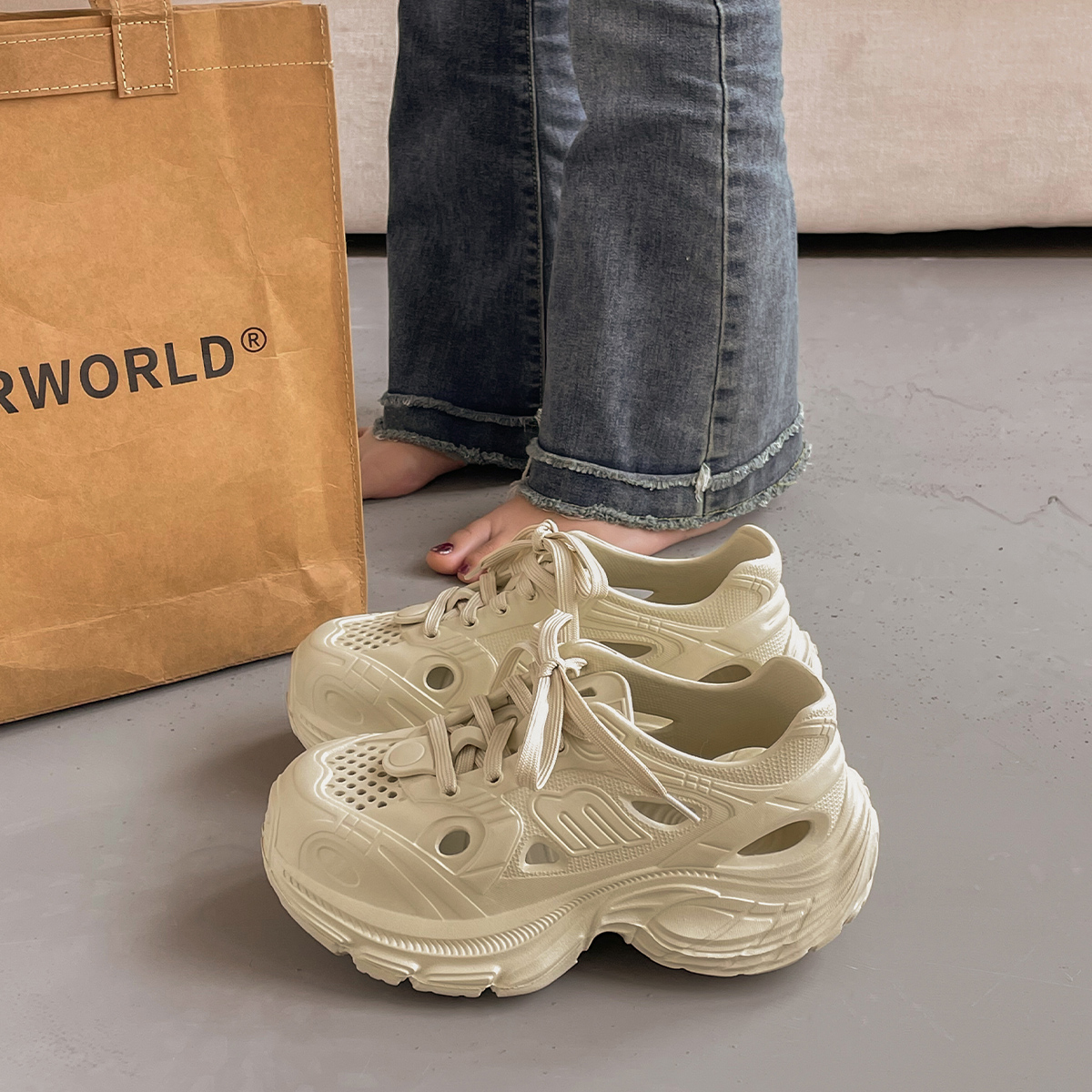 厚底洞洞鞋女款夏季2026新款溯溪沙滩运动老爹鞋防滑增高外穿凉鞋