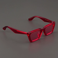 Красный розовый объектив