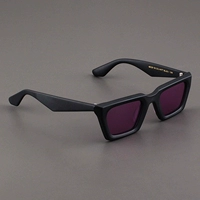 Матовый сиреневый объектив